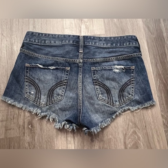 Hollister Jean Shorts sz 3/26 distressed low rise denim - Picture 2 of 9